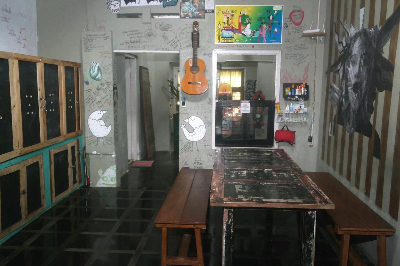 Abrakadabra! Artbnb Джокякарта Екстериор снимка