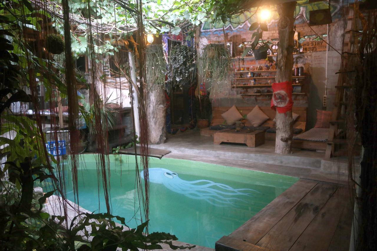 Abrakadabra! Artbnb Джокякарта Екстериор снимка