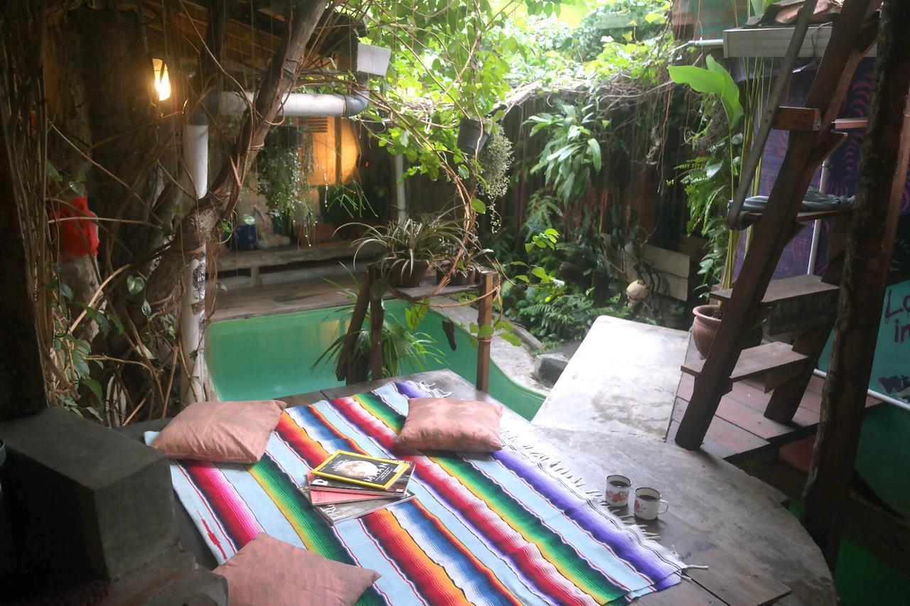 Abrakadabra! Artbnb Джокякарта Екстериор снимка
