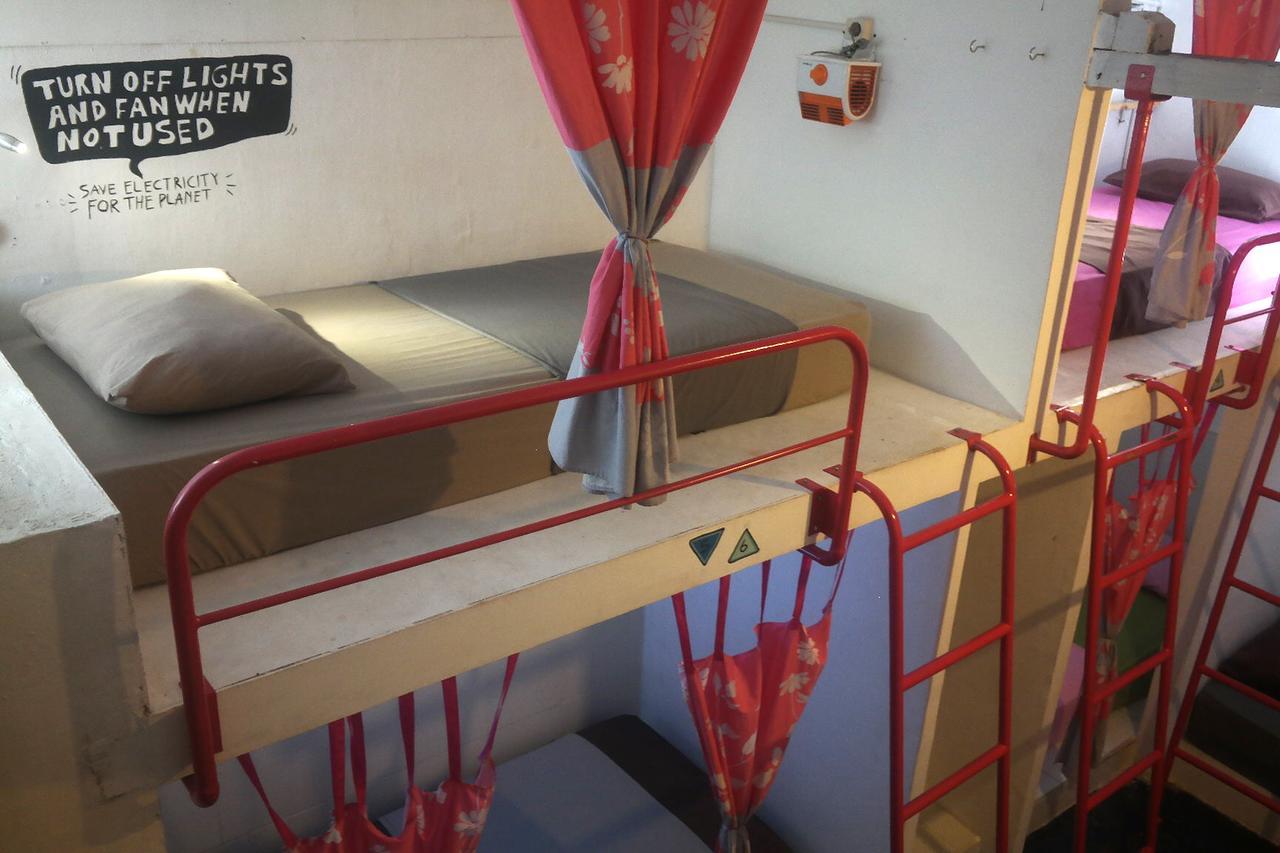 Abrakadabra! Artbnb Джокякарта Екстериор снимка