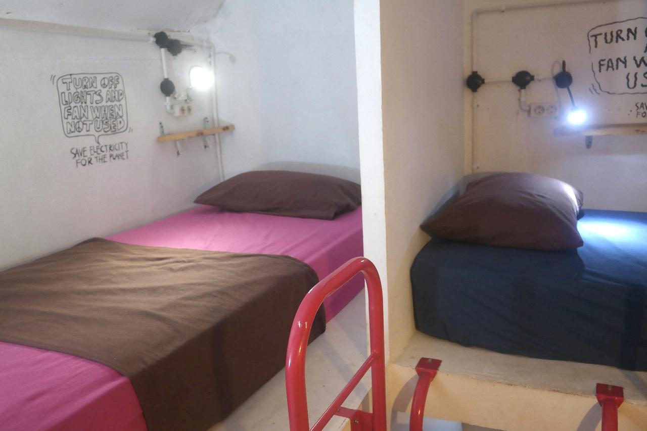 Abrakadabra! Artbnb Джокякарта Екстериор снимка