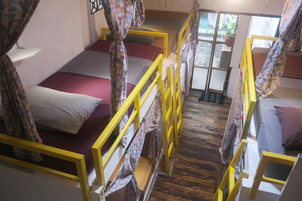 Abrakadabra! Artbnb Джокякарта Екстериор снимка