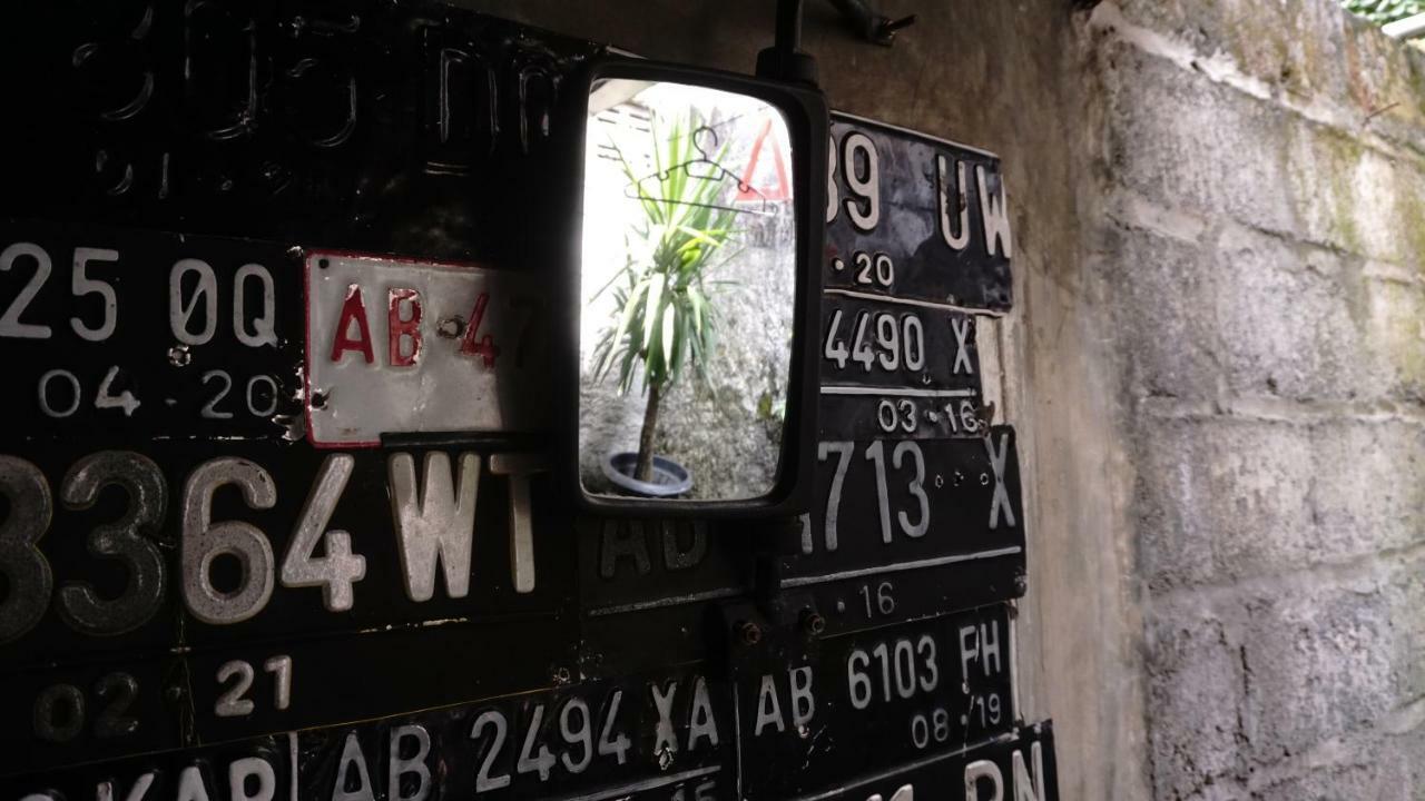 Abrakadabra! Artbnb Джокякарта Екстериор снимка
